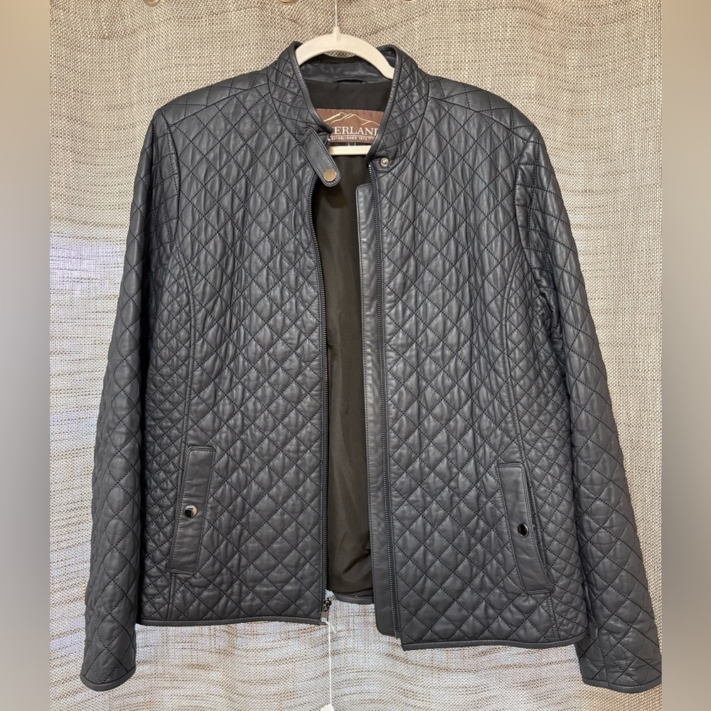 OVERLAND | Women’s Quilted Sheepskin Zip-Up Jacket - Picture 2 of 8